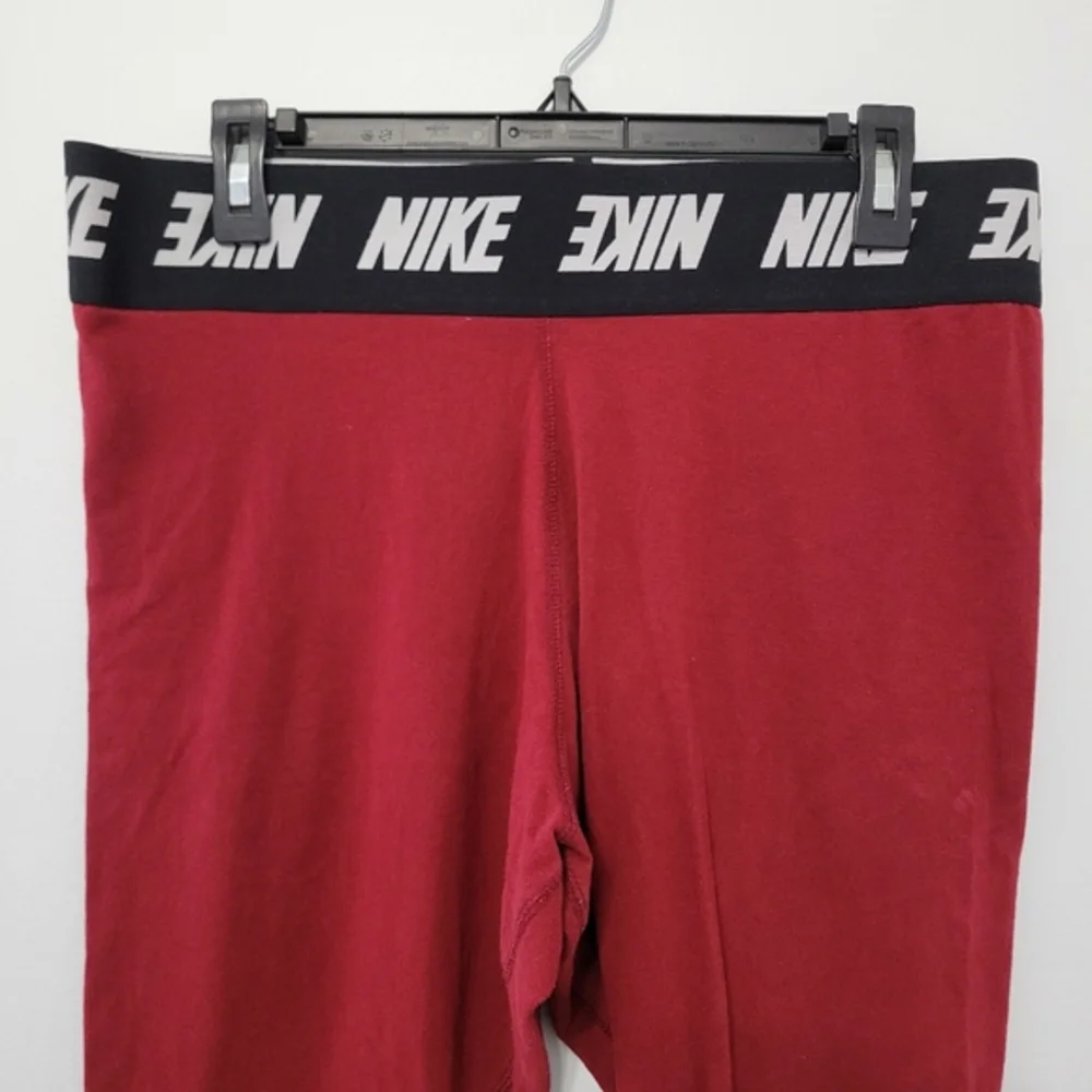 Nike Women's Sportswear Club Leggings Size XL Side Swoosh‎ High Waisted Garnet